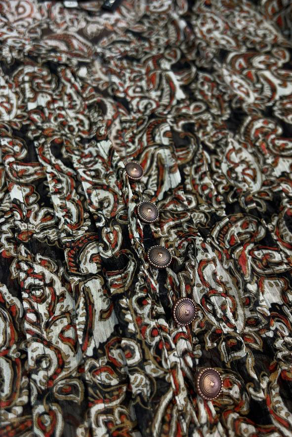 Дива.7, шифоновая блузка с декоративными отстрочками на резиночке с застежкой воздушные петли Ритини