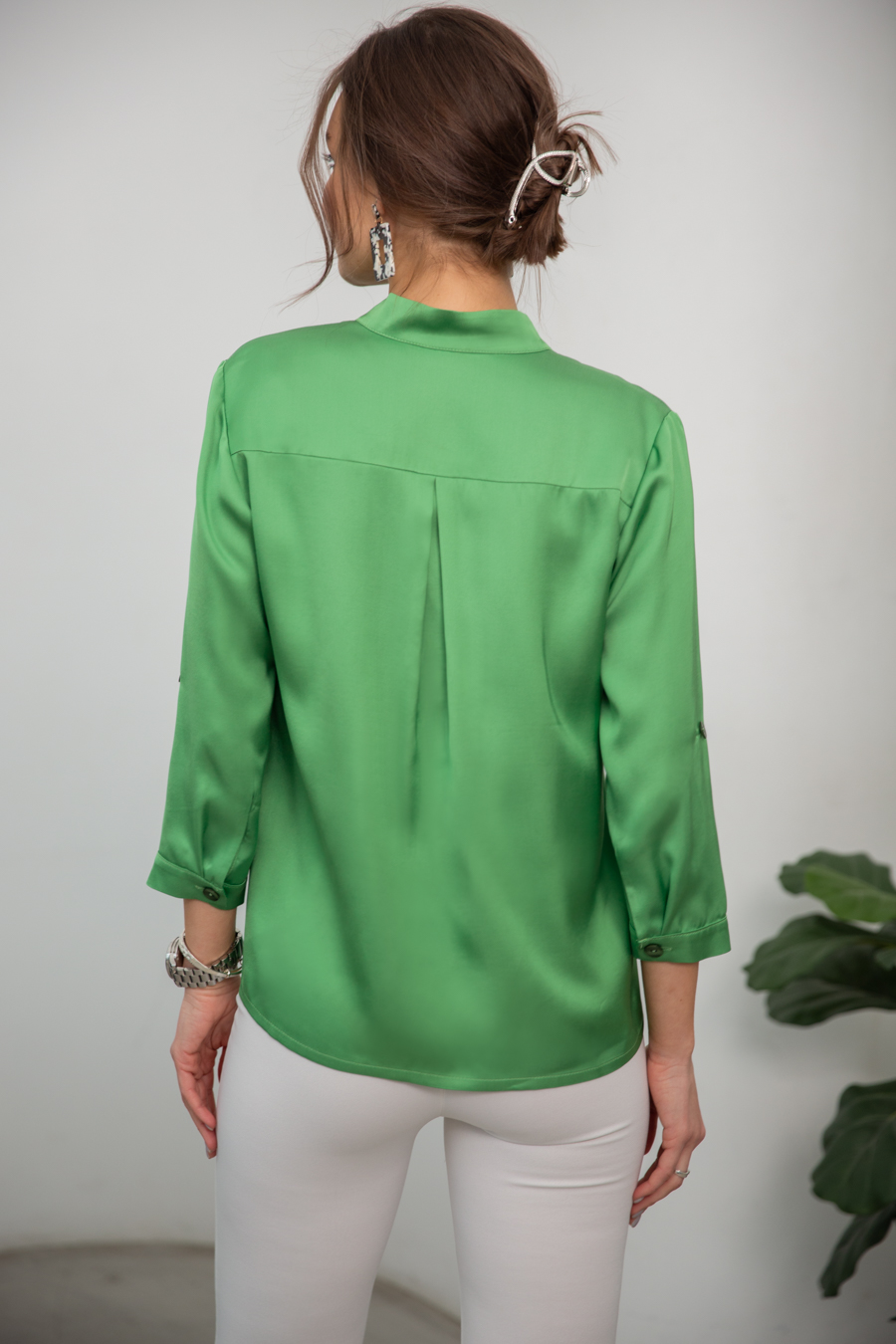 Авис, блузка из вискозного сатина с V вырезом и патами, 2 цвета Ритини