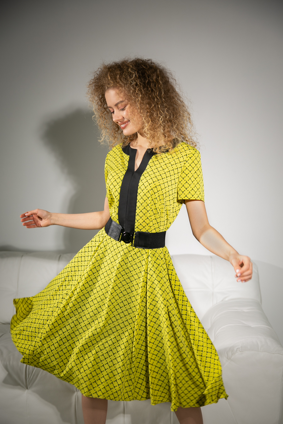 Амато. Платье с летящей юбкой, контрастной планкой и поясом, две расцветки от Ритини
