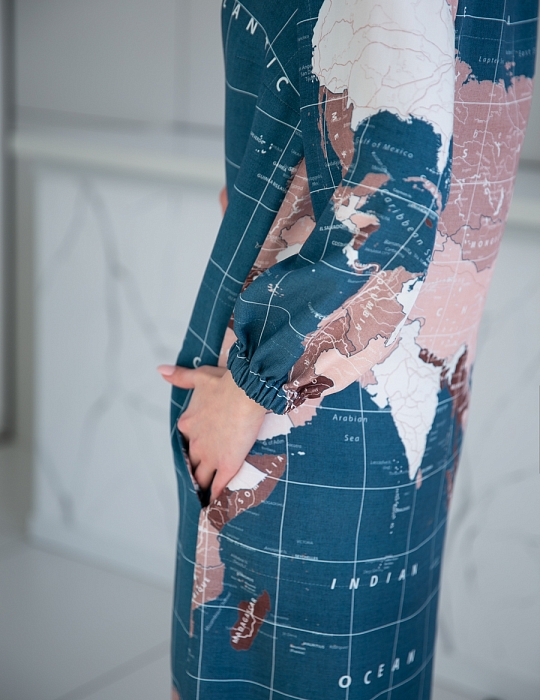 Вояж. Платье свободного кроя с принтом карты мира + ремешок из эко-кожи от Ритини