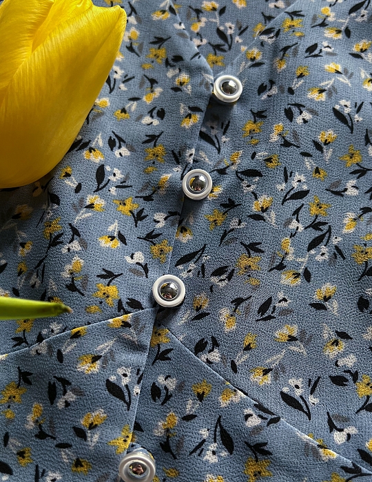 Черрита, блузка с множеством отрезных деталей, присборенной баской и крылышками, 2 цвета Ритини