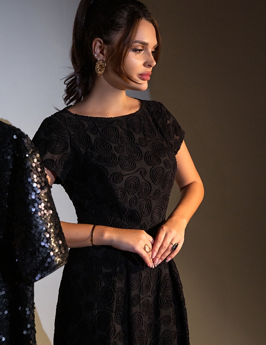 Фелиция.1 черное платье миди из шифона, расшитого велюровой нитью + ремень из эко-кожи от Ритини