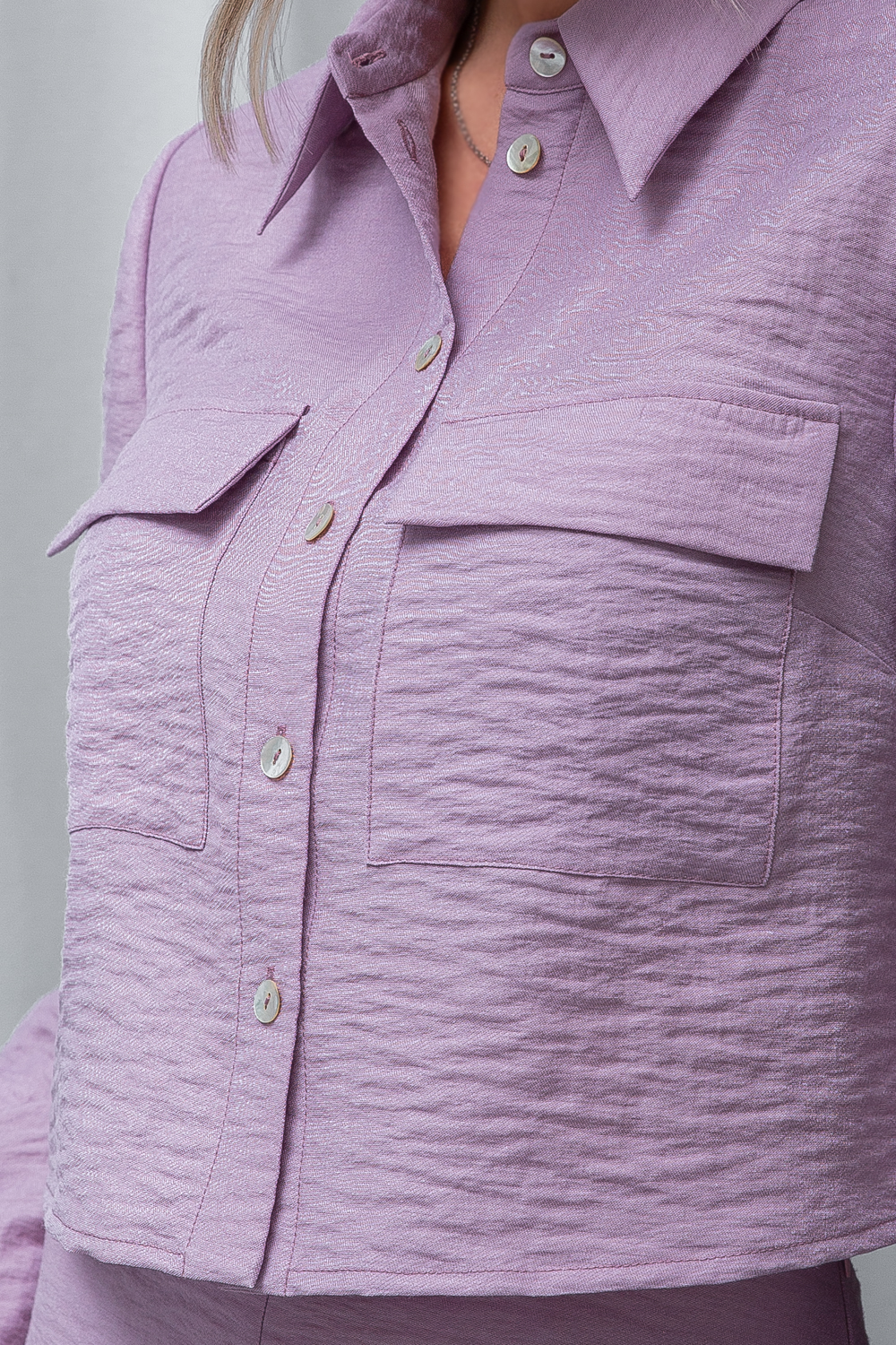 Касиано, экстравагантный комплект цвета лесной розы рубашка "кроп" + юбка четырехклинка длины миди от Ритини